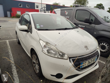 PeugeotE-208