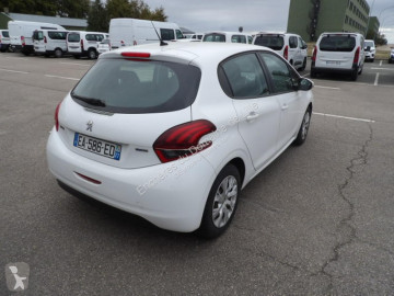 PeugeotE-208