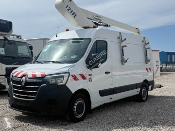 Utilitară cu nacelă Renault