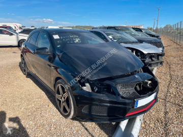 Vozidlo kabriolet Mercedes