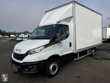 Veľkoobjemová skriňová dodávka Iveco