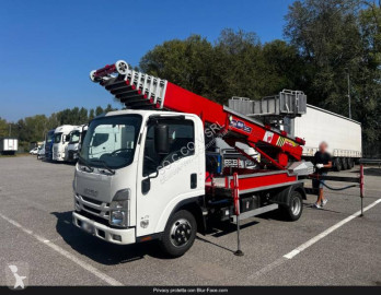 Utilitaire monte-meubles Isuzu