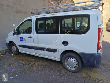Fourgon moyen Peugeot