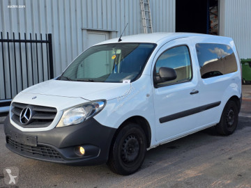 Fourgonnette Mercedes