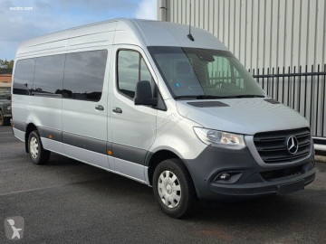 Fourgon long Mercedes