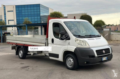 Utilitaire plateau Fiat