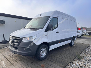 Fourgon Mercedes