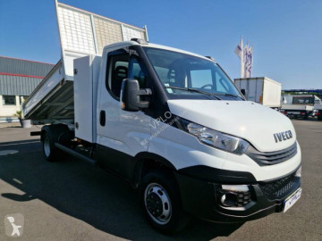 Utilitaire benne standard Iveco
