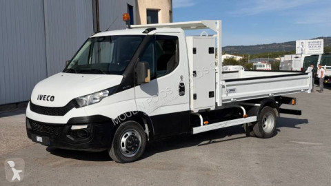 Utilitaire benne standard Iveco