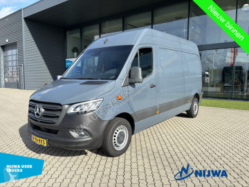 Fourgon Mercedes