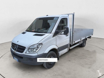 Utilitaire plateau Mercedes