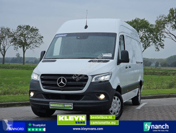 Fourgon Mercedes