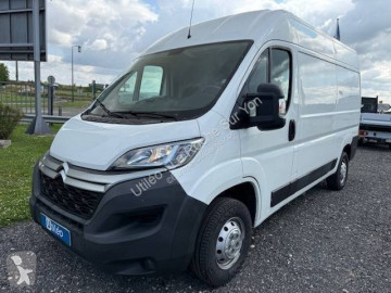 Citroën mid-size van