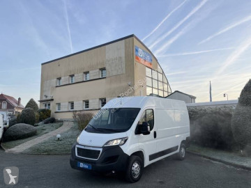 Peugeot mid-size van