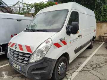 Renault mid-size van