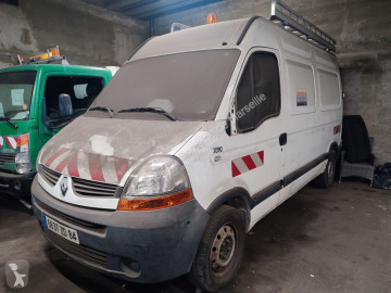 Renault mid-size van