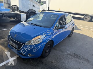 Peugeot208