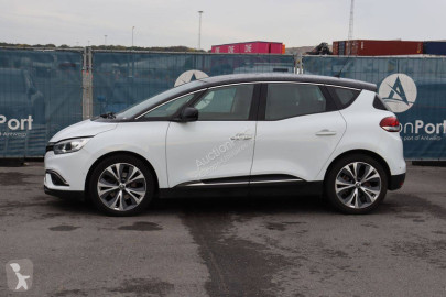 Renault MPV car
