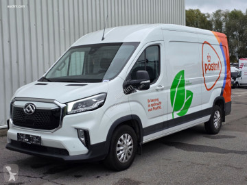 Maxus mid-size van