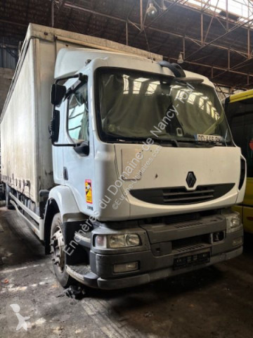 Renault tautliner truck