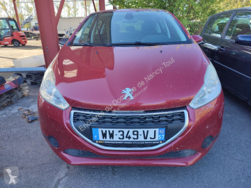 PeugeotE-208