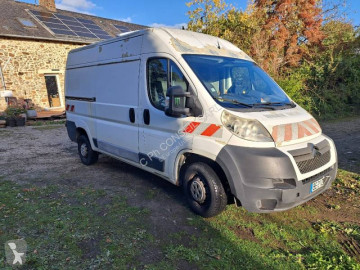 Citroën mid-size van