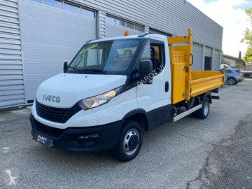 Con volquete Iveco