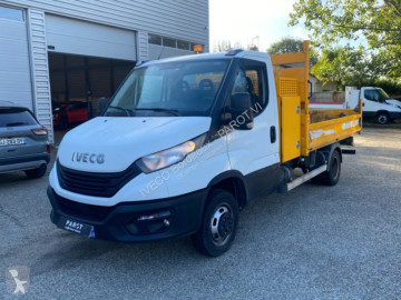 Con volquete Iveco