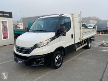 Con volquete Iveco