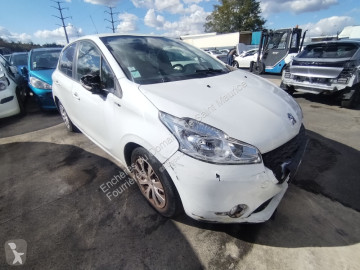PeugeotE-208