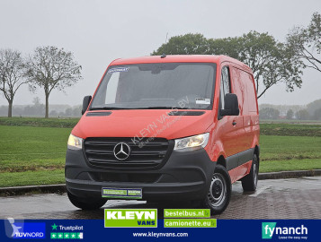 Mercedes Sprinter 215 L1H1 | Automaat | MBUX | Airco | 3zits | Werkplaatsinrichting | Mtf-stuurwiel | Trekhaak