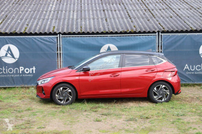 Hyundaii20
