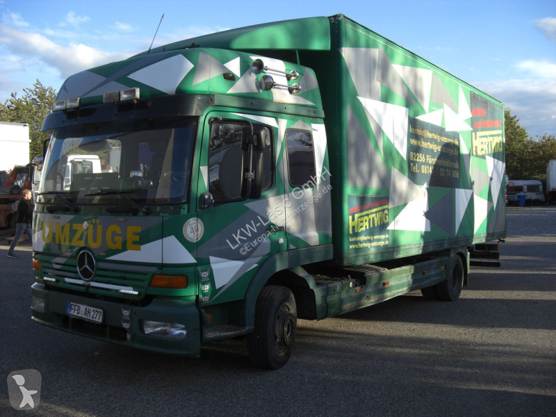 Bedrijfswagen Mercedes 823L