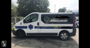 Véhicule utilitaire Renault TRAFFIC 2.0 DCI AMBULANS KOMPLETNY Z NOSZAMI I WYPOSAŻENIEM occasion
