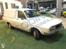 Voiture berline Renault R12