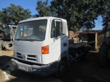 Nissan Atleon utilitaire plateau occasion