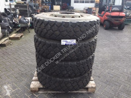 Furgoneta repuestos neumáticos Michelin 13R22,5 XZL