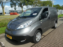 furgon dostawczy Nissan
