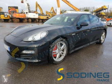 Voiture berline Porsche Panamera