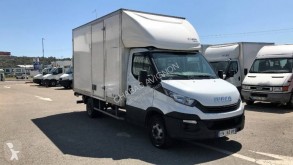 Utilitaire caisse grand volume Iveco Daily 35C16