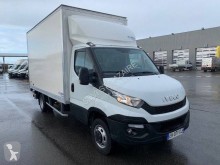 Utilitaire caisse grand volume Iveco Daily 35C15