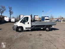 Utilitaire plateau ridelles Peugeot Boxer 2,2L HDI 120 CV