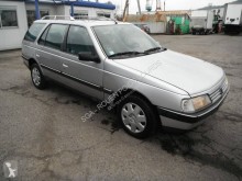Peugeot estate car 405