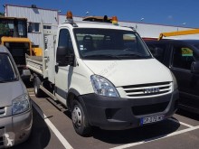 лекотоварен автомобил с вишка Iveco