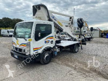 Furgoneta plataforma elevadora sobre camión usada Nissan Cabstar