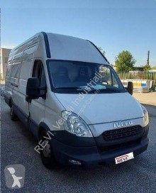 Fourgon utilitaire occasion Iveco Daily 35S15