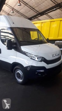 Fourgon utilitaire Iveco Daily 35S16