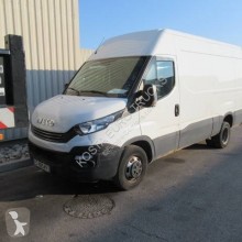 Fourgon utilitaire occasion Iveco Daily 35C14V12