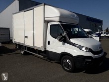 Utilitaire caisse grand volume Iveco Daily 35C15