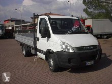 Utilitaire plateau ridelles Iveco Daily 35C11